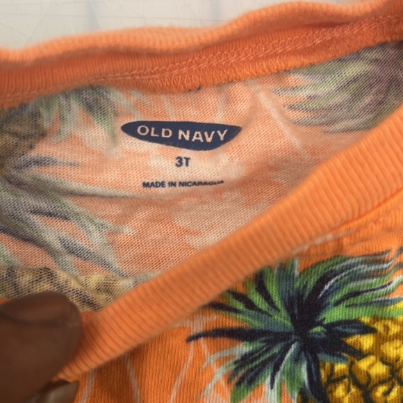 Old navy pineapples 🍍 size 3T Memorial Day SALE - Picture 3 of 4